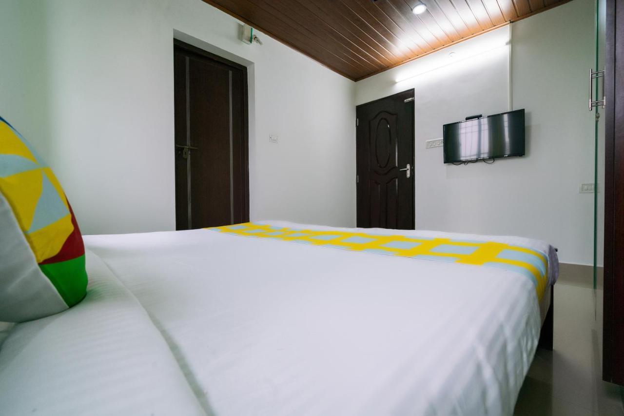 Oyo Home 49697 Aj Apartments Kochi Exterior foto