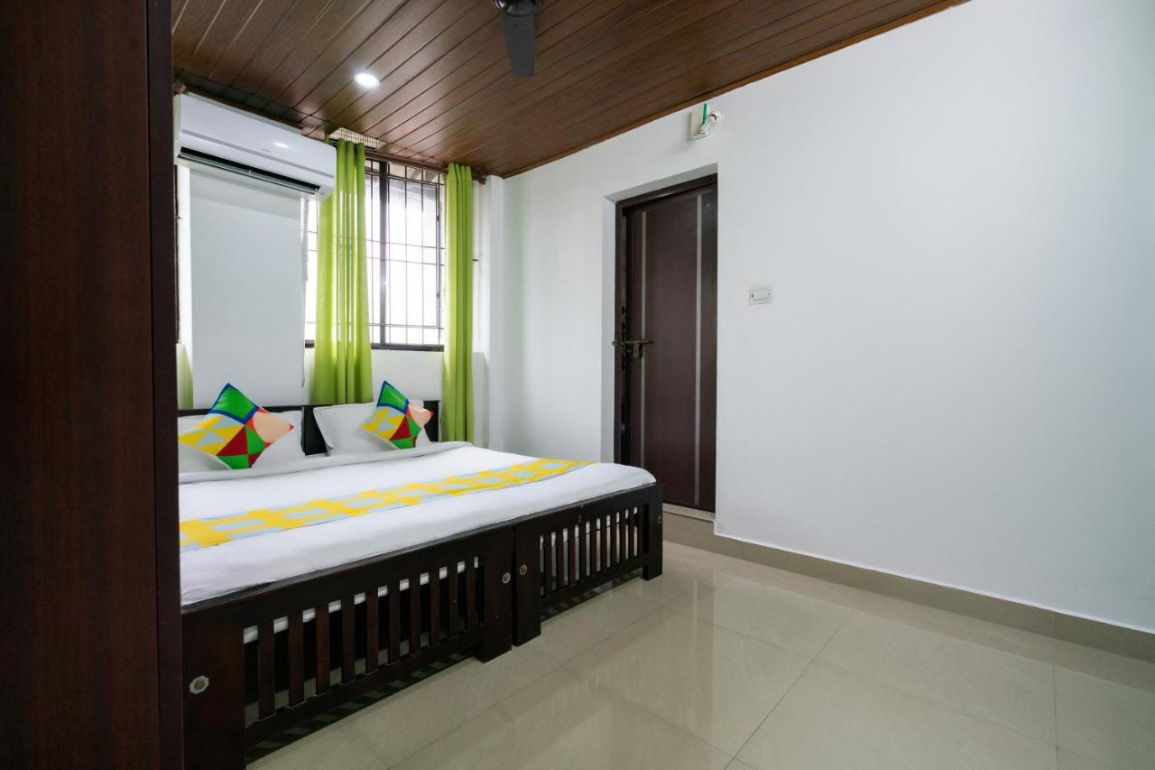 Oyo Home 49697 Aj Apartments Kochi Exterior foto