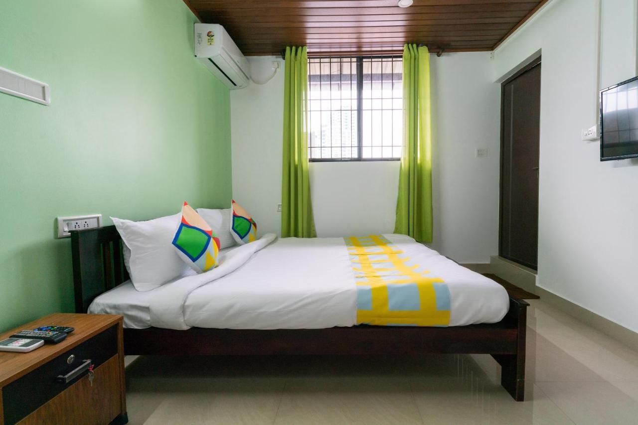 Oyo Home 49697 Aj Apartments Kochi Exterior foto
